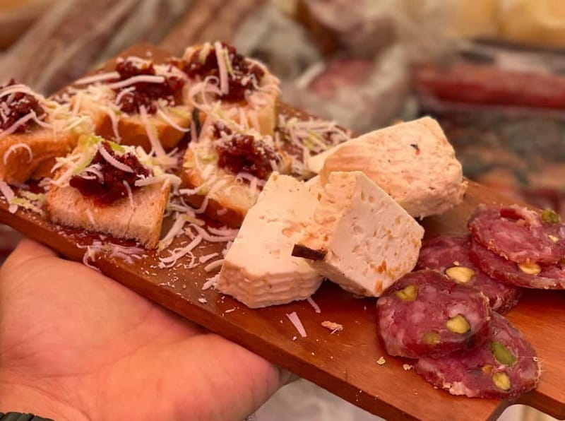 Syracuse: The Street Food Tour in Ortigia with a Local Guide - Ending with Sicilian granita on Via Trento