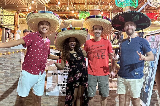 Tacos Y Marquesitas Tour Cancún - The 7:00 pm meeting point and walking pace