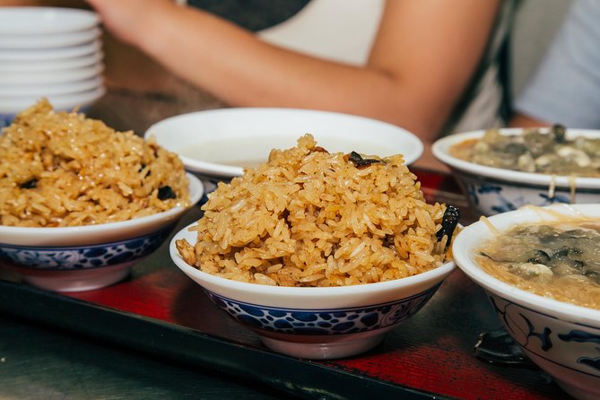 Taipei Food Tour: Night Market & Convenience Store(Food Included) - Guides make or break the evening