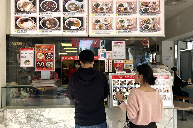 Taipei Hidden Eats, Market & Street Food Tour with 8+ Tastings - Ending with tofu pudding at Dongmen