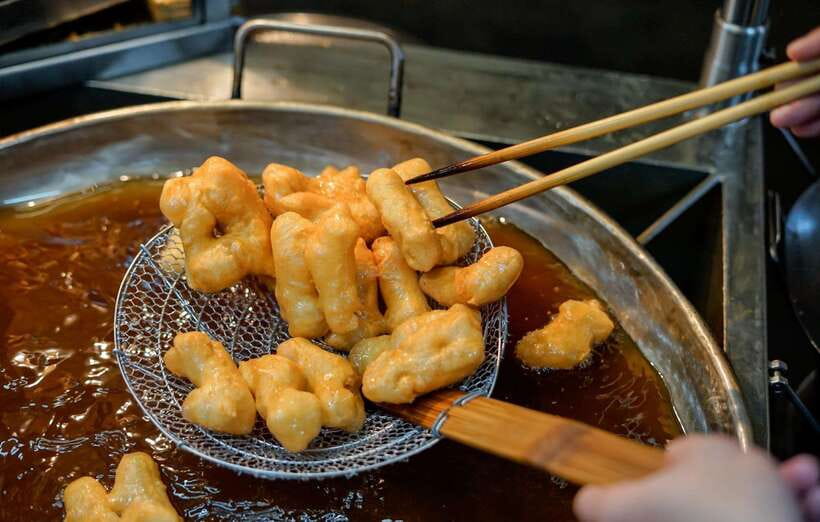 Taste of Bangkok: A 3-Hour Chinatown Food Feast - Starting at Wat Mangkon in the heart of Yaowarat
