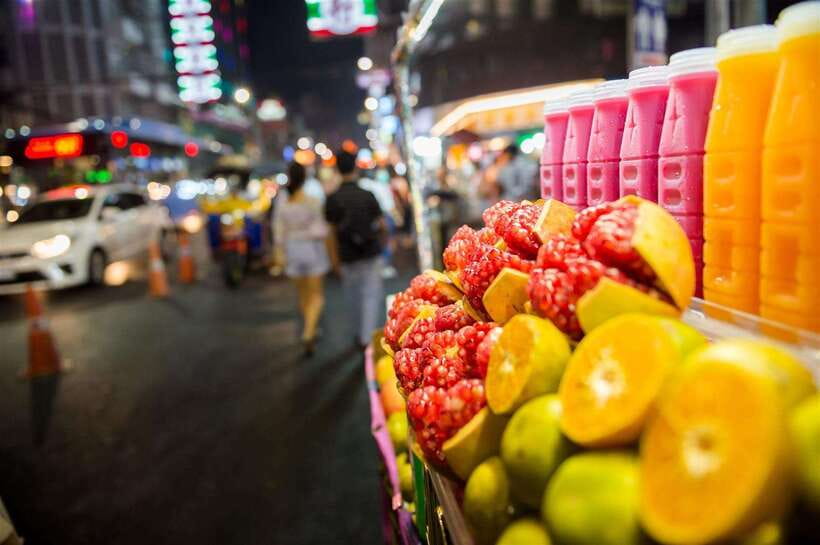 Taste of Bangkok: A 3-Hour Chinatown Food Feast - Local stalls and dishes you might miss alone