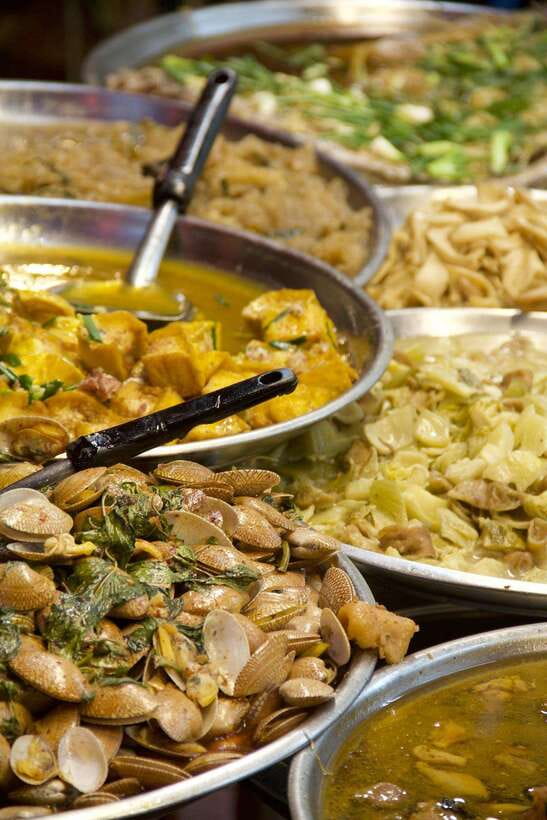 Taste of Bangkok: A 3-Hour Chinatown Food Feast - The first tastings: small portions, broad range