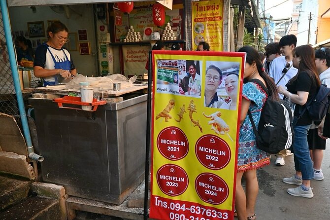 Taste of Chiang Mai: Michelin Guide Street Food Small Group 2Hr - Dinner choices: Khao Soi and Teochew yam paste