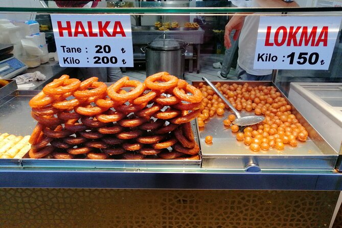 Taste Of Old City Street Food Tour with Local Guide - What the guide adds to the evening
