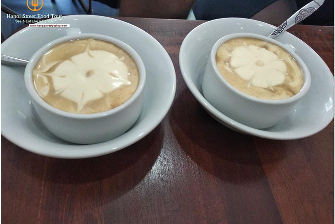 Tasting 8 Different Hanoi Street Foods at Noon Time - Why a Hanoi food walk works at noon