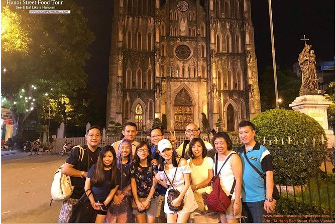 Tasting 8 Different Hanoi Street Foods at Noon Time - What the 10 tastings include