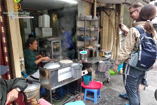 Tasting 8 Different Street Foods + Local Drink at Evening Time by Walking - The guide makes the difference