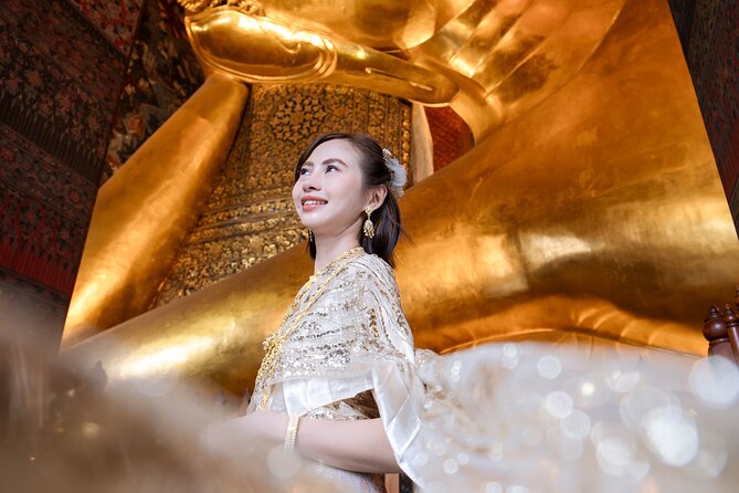 Thai Costume Photography at Wat Arun/Pho Temple: Bangkok - Posing beneath Wat Arun’s tiled spires