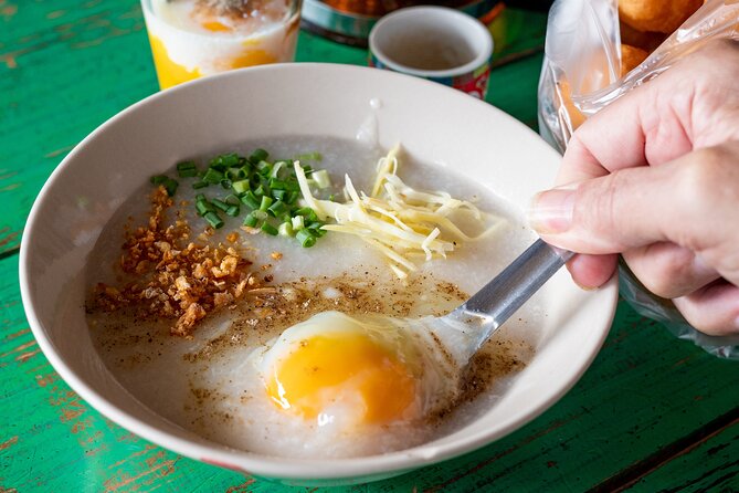 Thai Street Food & Morning Market Walking Tour in Hua Hin - Starting with jok muu and traditional coffee