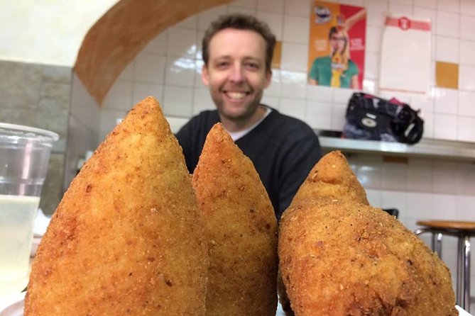 The Original Catania Street Food and Market Tour by Streaty - Piazza dei Quattro Canti away from the crowds