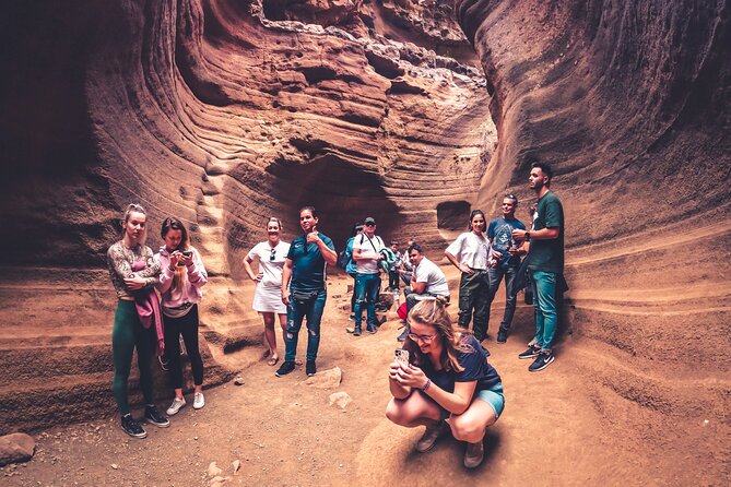 The Red Canyon Tour - Small Group Trip with Local Food Tasting ツ - Why this day trip shows you more than the resort coast