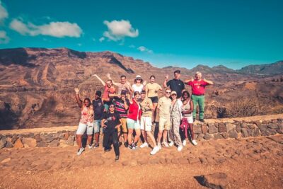 The Red Canyon Tour – Small Group Trip with Local Food Tasting ツ