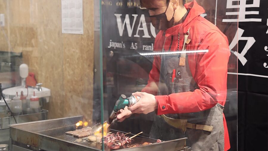 Tokyo: Guided Walking Tour of Tsukiji Market with Lunch - Timing, walking, and accessibility