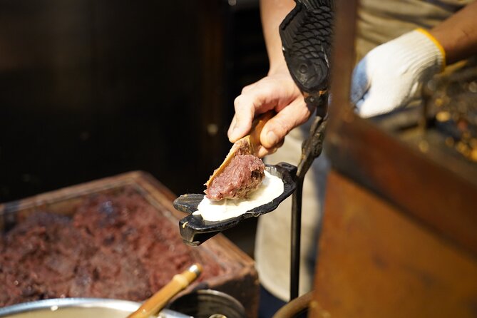 Tokyo: Local Foodie Adventure near Roppongi - Small shops and gifts you will not find everywhere