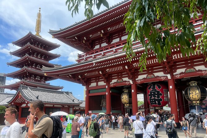 Tokyo Morning Tour: Asakusa, Meiji Shrine and Tsukiji Fish Market - Senso-ji brings you into old Asakusa
