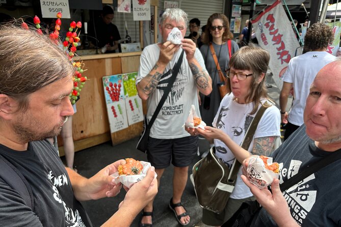 Tokyo: Private Tsukiji Fish Market Tour with 3 food stops - A quiet pause at Namiyoke Inari Jinja