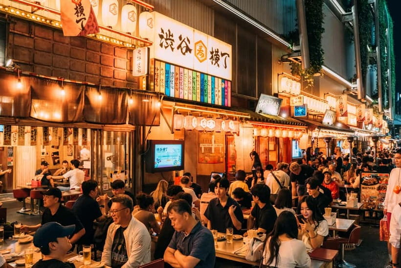 Tokyo: Shibuya Local Food Walking Tour with a Local Expert - The guide makes the difference