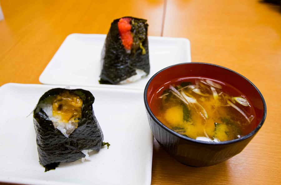 Tokyo: Togoshi Ginza Street Food Tour - What the guide adds to the food