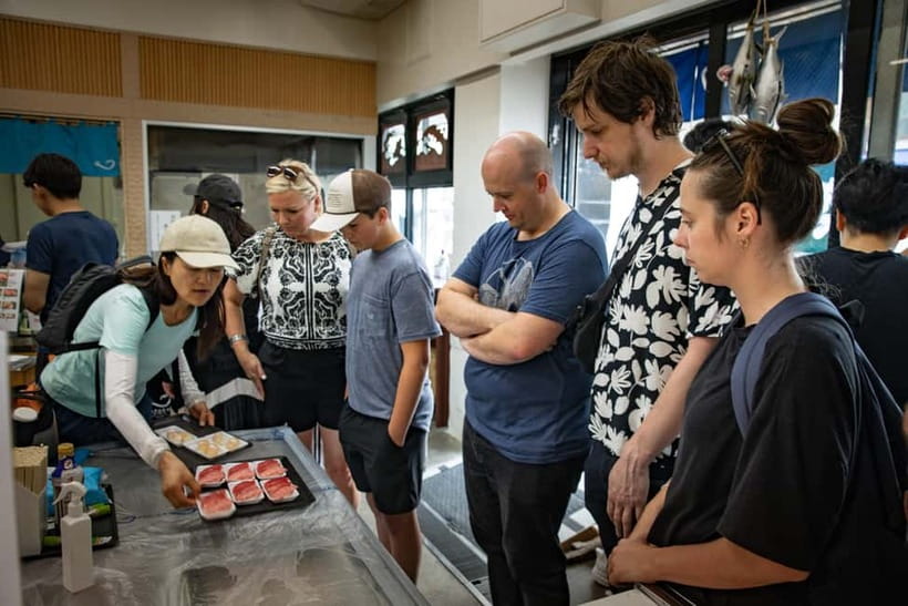Tokyo: Tsukiji Fish Market food Tour - Walking the Outer Market for two hours