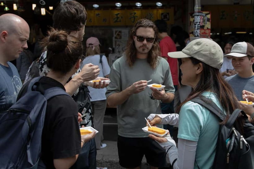 Tokyo: Tsukiji Fish Market food Tour - What makes the guide quality important