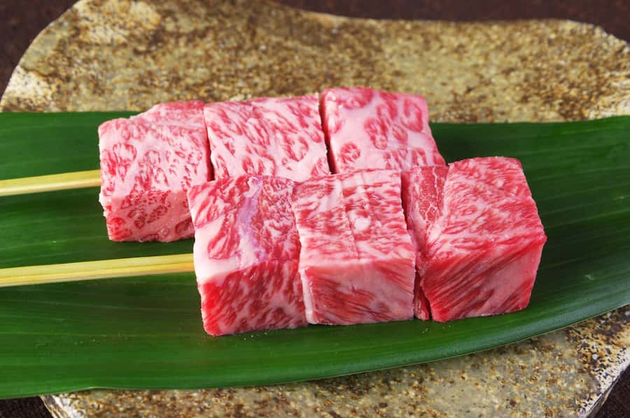 Tokyo : Tsukiji Fish Market Food Walking & Shrine Visit Tour - What the $90 price really covers