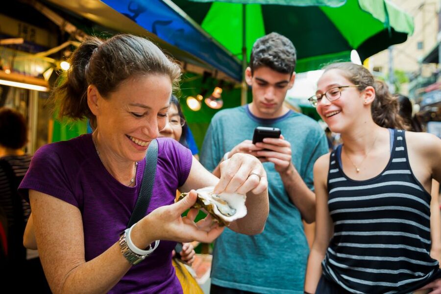 Tokyo: Tsukiji Fish Market Visit and Asakusa Food Tour - Walking Tsukiji’s outer market