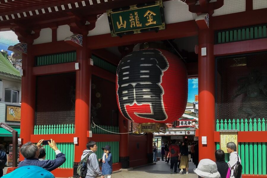 Tokyo: Tsukiji Fish Market Visit and Asakusa Food Tour - Six Japanese tastes, from fish cake to sushi