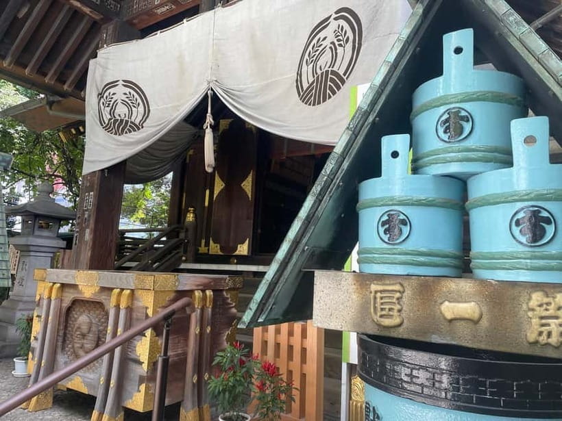 Tokyo: Tsukiji, Ginza, and Asakusa Japanese Culture Tour - The train to Asakusa