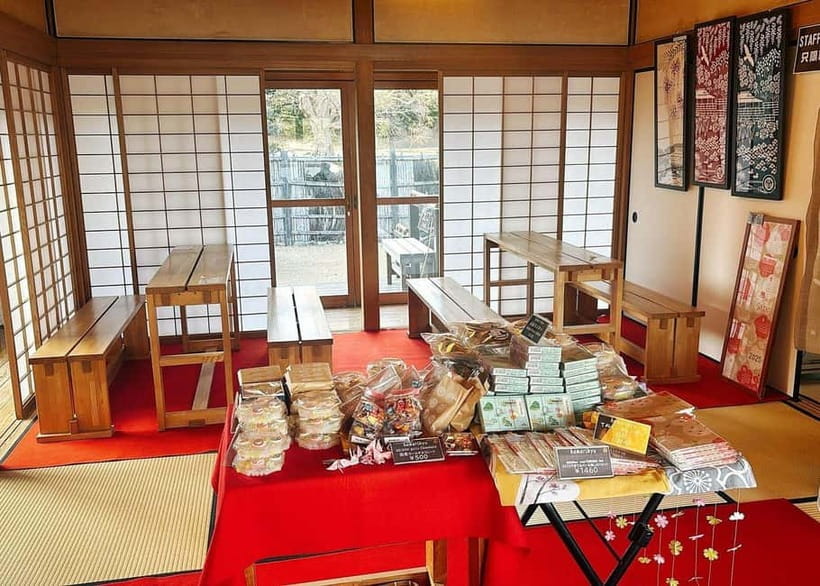 Tokyo: Tsukiji Market and Hama-rikyu Gardens Guided Tour - How much value do you get for $31?