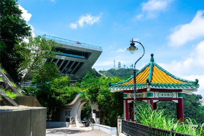 Top-Rated Hong Kong Tour: Peak Tram, Dim Sum & Cultural Sights - Walking, pace, and practical comfort
