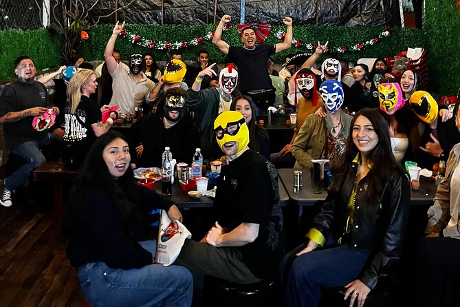 Tour Lucha Libre ,Tacos, Tequila and Mezcal in Mexico City - Tequila and mezcal before the main event