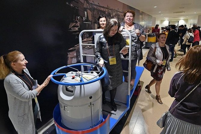 Toyosu Market Morning Tuna Auction and Tsukiji Food Tour with Licensed Guide - Who should book this early market tour?