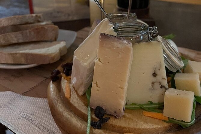 Trastevere Like a Local Food Tour with 7+ Food Tastings & Wines - Santa Maria in Trastevere and the final stop