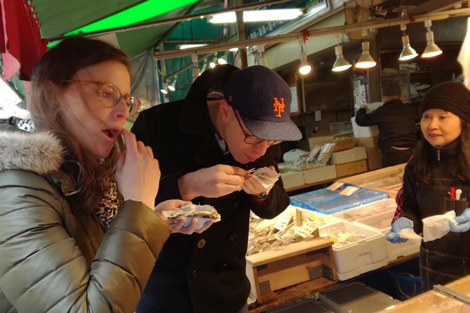 Tsukiji Food and Toyosu Market with Government-Licensed Guide - What the guides add to the morning