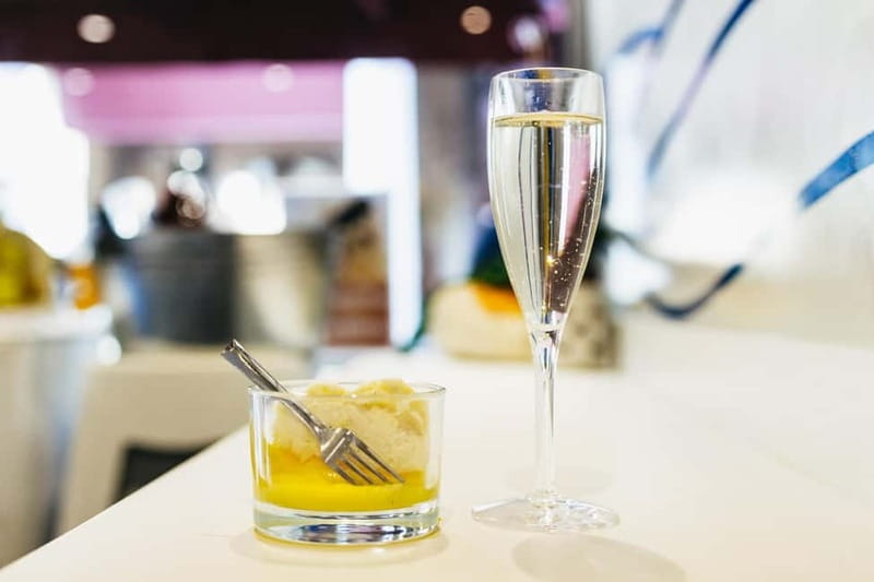Venice: Eat Like a Local Food Tour with Wine & Spritz - Rialto seafood with Prosecco