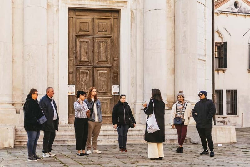 Venice: Eat Like a Local Food Tour with Wine & Spritz - Rialto Bridge and the Venetian aperitivo