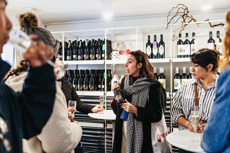 Venice: Eat Like a Local Food Tour with Wine & Spritz - Family-run bacari and the art of cicchetti