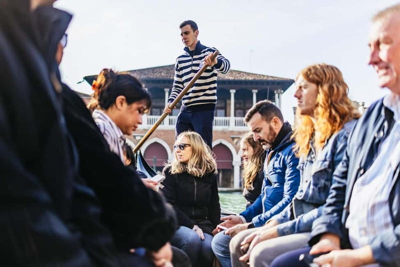 Venice: Eat Like a Local Food Tour with Wine & Spritz - Quiet lanes between the tasting stops