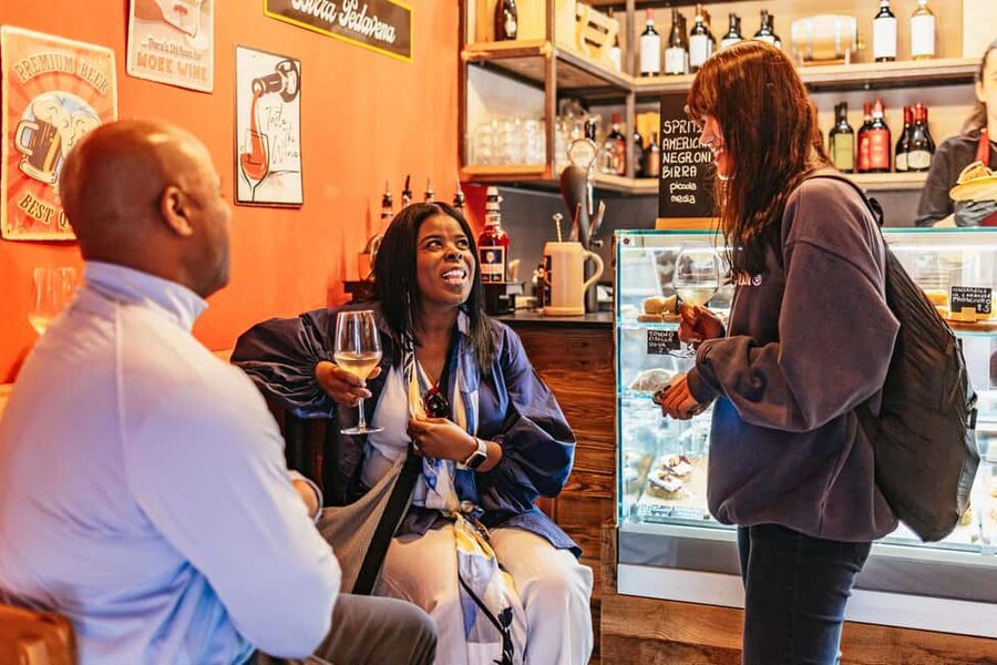 Venice: Rialto Market Food and Wine Lunchtime Tour - Why a food walk is a smart way to meet Venice