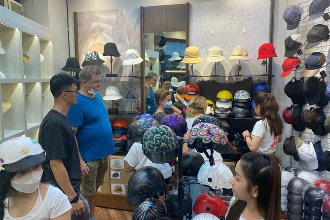 Walking street food tour - Guide quality and dietary concerns