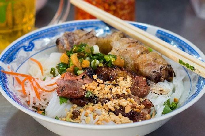 Walking street food tour - Who should book this evening walk