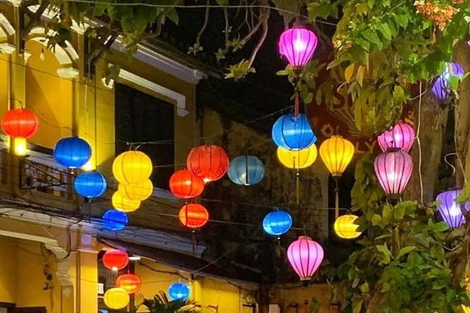 Walking Tour Hoi An city & Sampan Boat Ride with Colourful Lanterns,Night Market - The sampan ride on the Hoai River