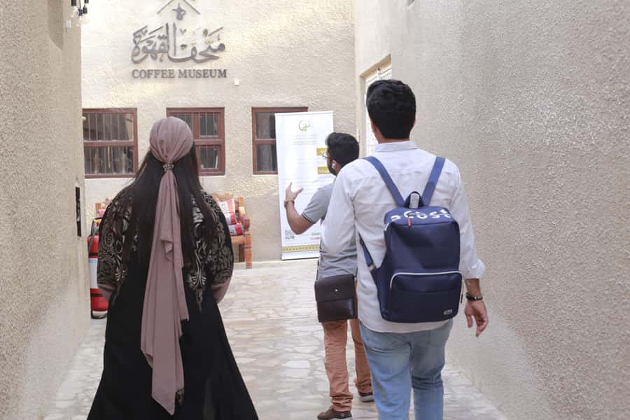 Walking Tour in Dubai. Souks, museums, Local Food Testing - Gold Souk: glitter with a commercial edge