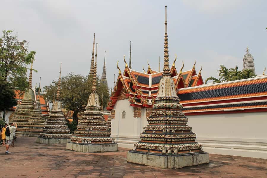 Wat Pho, Wat Arun and Wat Hong Rattanaram Private Tour - Dress, footwear and temple manners
